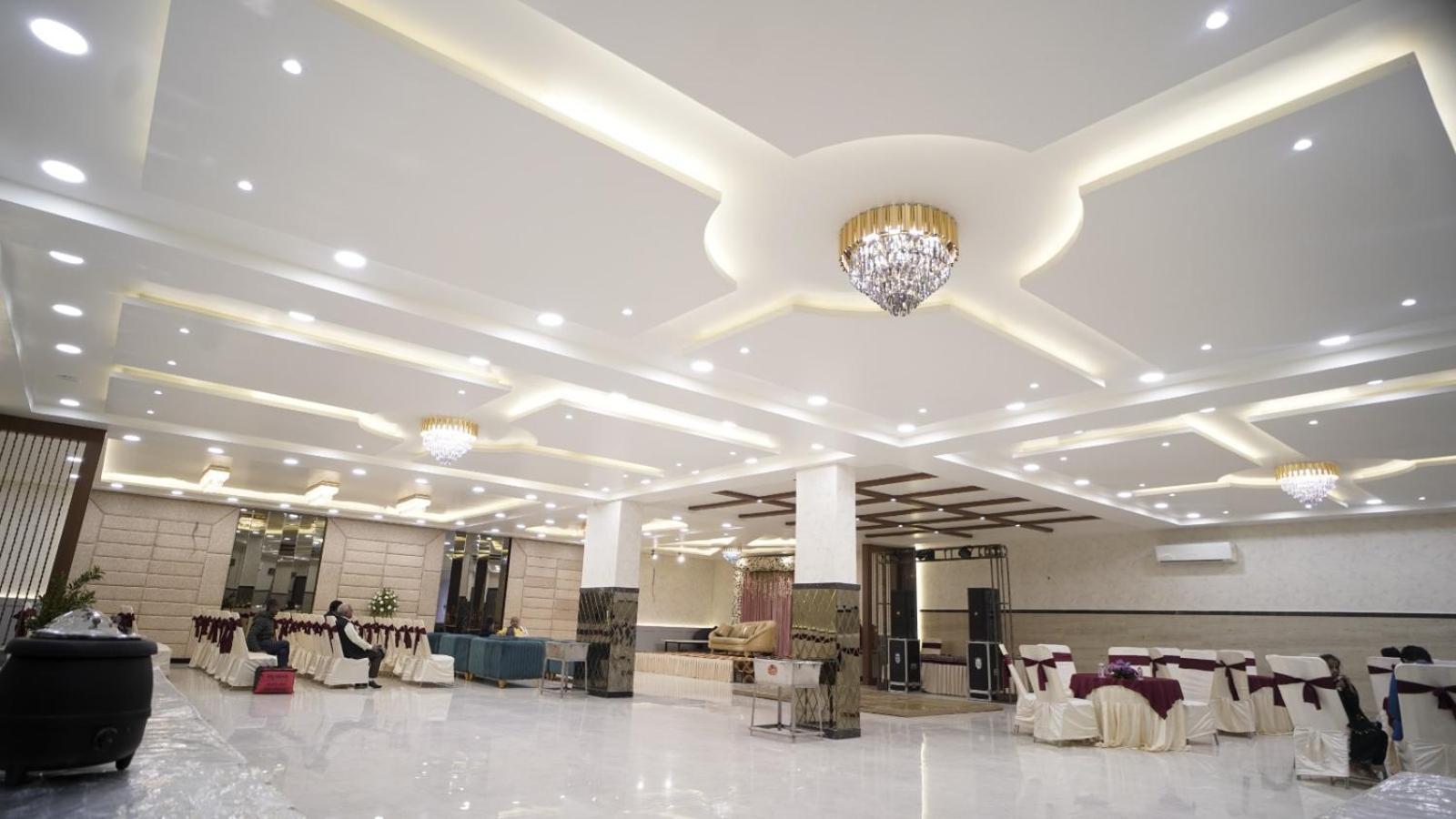 The Imperial Hotel And Convention Centre กานปูร์ ภายนอก รูปภาพ
