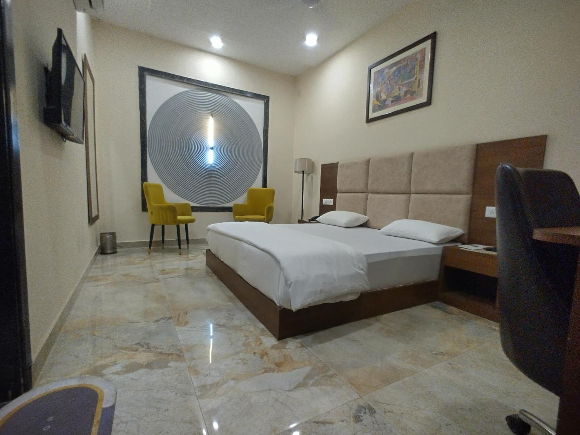 The Imperial Hotel And Convention Centre กานปูร์ ภายนอก รูปภาพ